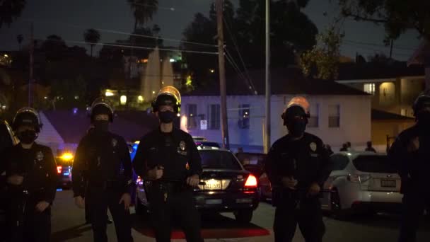 Kelompok Polisi Menjaga Jalan Jalan Los Angeles Malam California Amerika — Stok Video