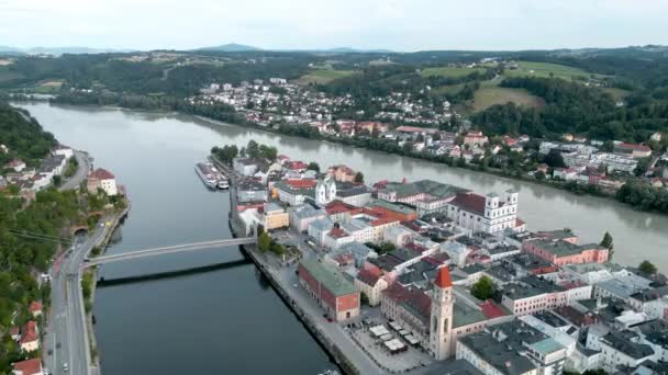 Luftaufnahme Passau Schöne Mittelalterliche Stadt Deutschland Beliebt Bei Touristen Zusammenfluss — Stockvideo