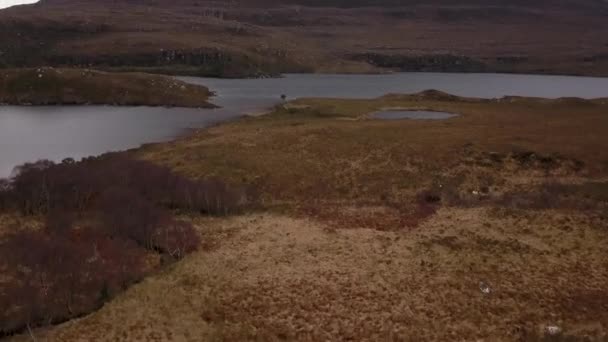 Montagna Rivelano Volo Lago Durante Inverno Scozia — Video Stock