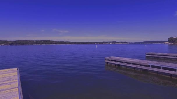 Панорамний Вид Красивого Чоловіка Зробив Озеро Греблі — стокове відео