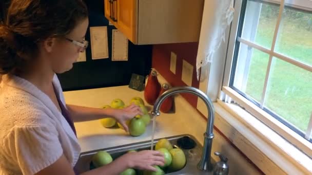 Woman Washing Apples Applesauce Kitchen Sink — Stock Video