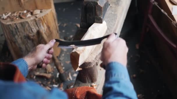 Tracking Shot Artisan Craftsman Carving Wood Lathe — Stock Video