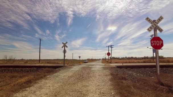 Voiture Approchant Passage Niveau Milieu Nulle Part Longue Route Avec — Video