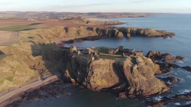 Vista Aérea Del Castillo Dunnottar Aberdeenshire — Vídeos de Stock