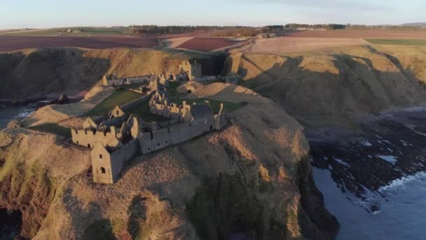 Vista Aérea Del Castillo Dunnottar Aberdeenshire — Vídeos de Stock