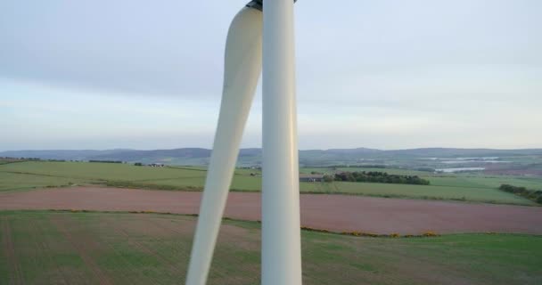 苏格兰一个风力涡轮机农场的空中录像 — 图库视频影像