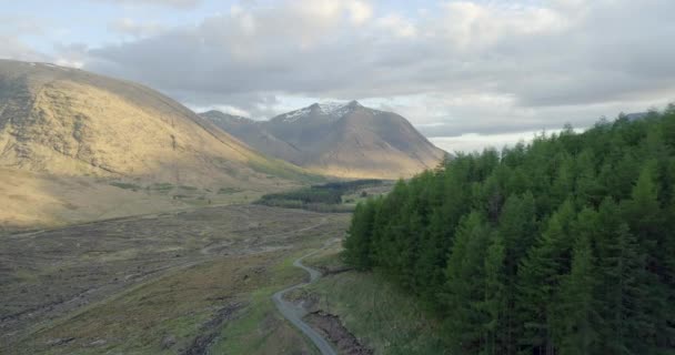 Luftaufnahmen Der Berge Und Landschaft Glen Etive Bei Glencoe Schottischen — Stockvideo