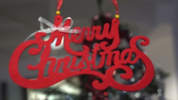 Rack Focus Merry Christmass Teken Wordt Scherp — Stockvideo