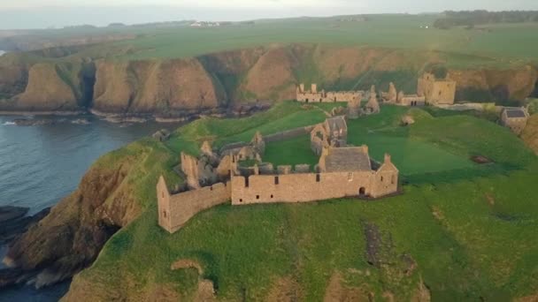 Filmagem Aérea Castelo Dunnottar Amanhecer Aberdeenshire Escócia — Vídeo de Stock