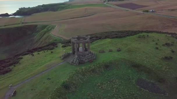 Imágenes Aéreas Stonehaven War Memorial Amanecer Aberdeenshire Escocia — Vídeos de Stock