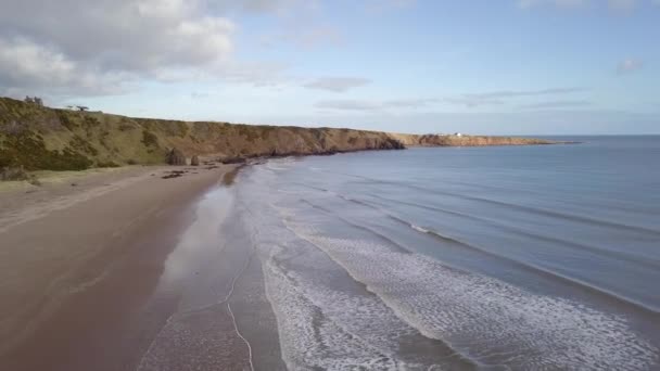 Güneşli Bir Günde Aberdeenshire Skoçya Cyrus Plajının Hava Görüntüleri — Stok video