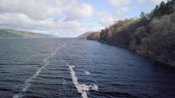 Luftaufnahmen Von Loch Ness Mit Blick Auf Inverness Einem Sonnigen — Stockvideo
