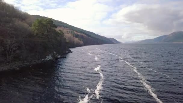 Images Aériennes Loch Ness Regardant Vers Fort Augustus Par Une — Video