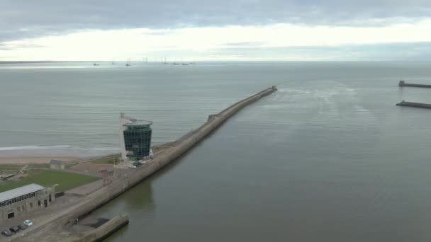 Vista Aérea Del Centro Control Marítimo Del Puerto Aberdeen Día — Vídeo de stock