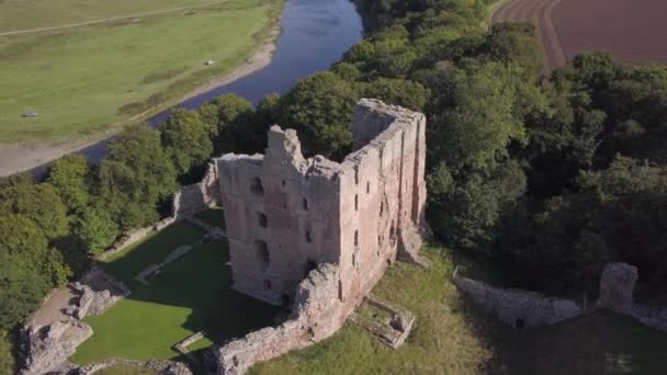 Légi Kilátás Norham Castle Tönkre Egy Napsütéses Napon Northumberland Anglia — Stock videók