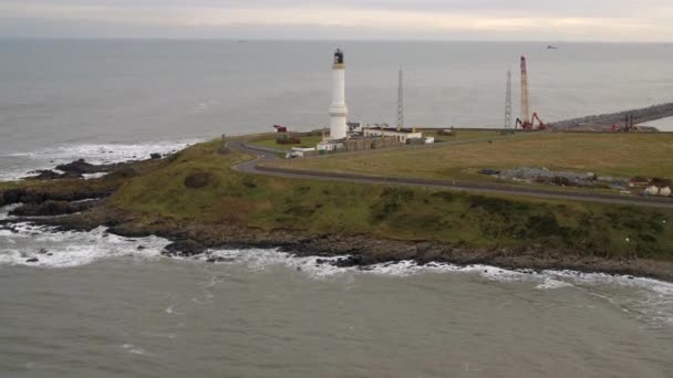 Vista Aérea Del Faro Faja Ness Aberdeen Escocia — Vídeo de stock