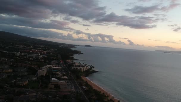 Aerial Drone Footage Τησ Surf Την Ανατολη Στο Kihei Maui — Αρχείο Βίντεο