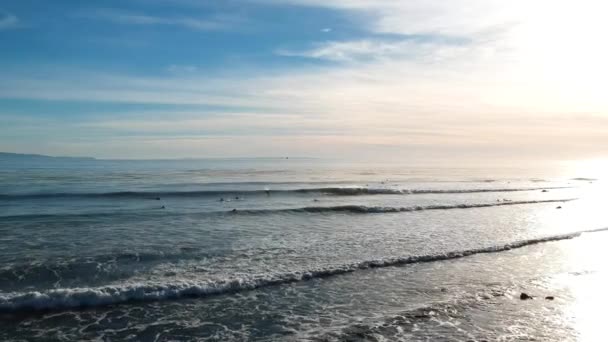 Воздушный Вид Океан Синих Волн Неба — стоковое видео