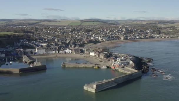 Una Vista Aérea Ciudad Stonehaven Puerto Día Soleado Aberdeenshire Escocia — Vídeos de Stock