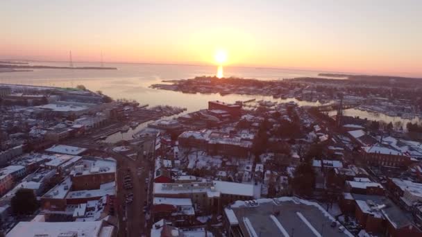 Höhenflug Richtung Goldener Sonnenaufgang Über Der Historischen Innenstadt Von Annapolis — Stockvideo