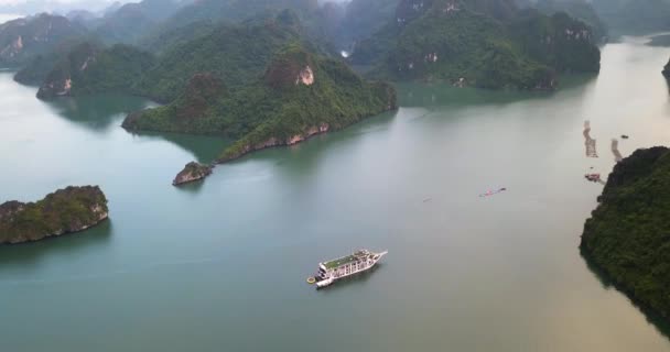 Drone Beelden Van Vietnam Tijdens Het Natte Seizoen Bergpassen Rijstvelden — Stockvideo