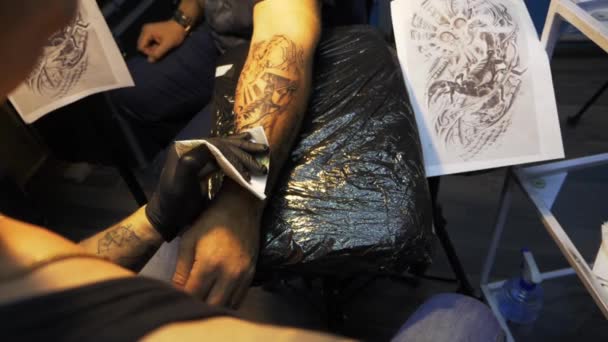 Tatouage Avant Bras Scorpion Dessin Travail — Video