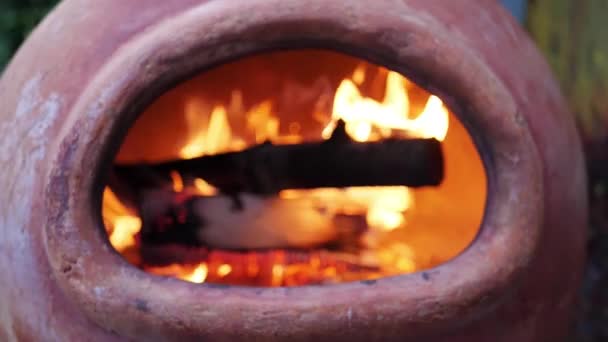 Slow Motion Fire Pit Dolly Flammen — Stockvideo