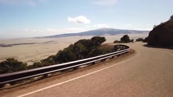 Een Rit Naar Beneden Een Winderige Bergweg Met Een Prachtig — Stockvideo