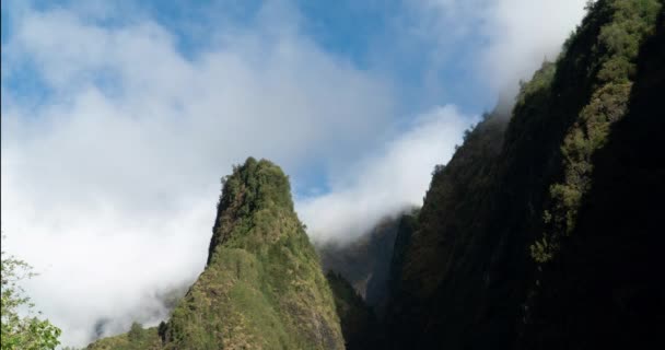 Timelapse Nuvens Movendo Sobre Agulha Iao Maui Hawaii — Vídeo de Stock