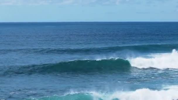 Ocean Atlantycki Turkusowe Falowskazy Slow Motion Niebieska Scena Krajobrazu Morskiego — Wideo stockowe