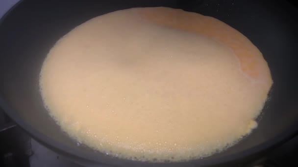 Jednoduchá Omeleta Nebo Omeleta Vařící Pánvi — Stock video