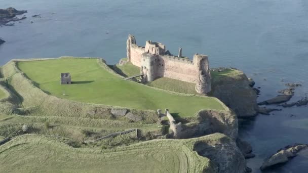 Vue Aérienne Façade Ruine Château Tantallon Par Une Journée Ensoleillée — Video