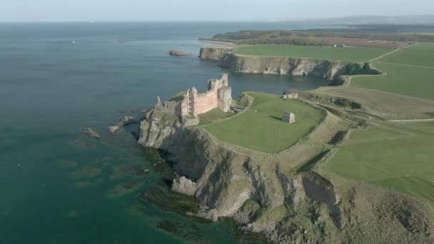 Vue Aérienne Façade Ruine Château Tantallon Par Une Journée Ensoleillée — Video