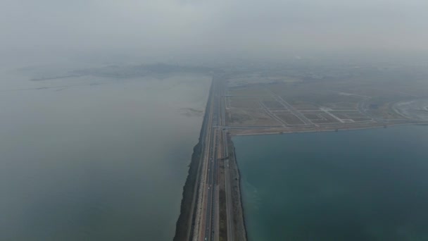 Una Strada Frangiflutti Che Separa Mare — Video Stock