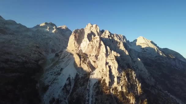 Montaña Más Alta Albania Los Alpes Durante Atardecer Mientras Caminaba — Vídeos de Stock