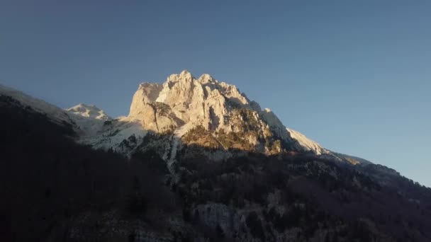 Прогулюючись Відкритому Повітрі Альпах Албанії Подорожуючи Від Долини Валбон Долини — стокове відео