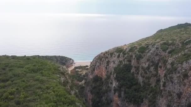 Survoler Canyon Gjipe Albanie Regardant Dans Mer Pendant Coucher Soleil — Video