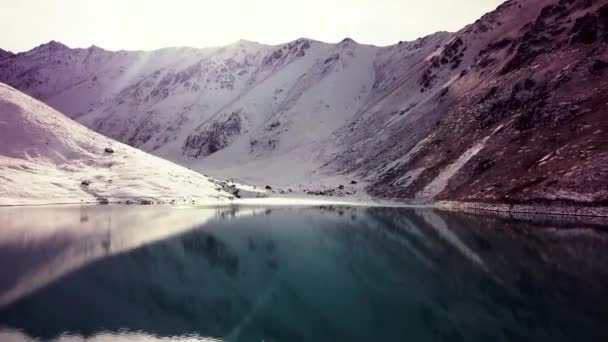 Lago Alpino Norte Cordillera Tien Shan Kirguistán Gama Ala Too — Vídeo de stock