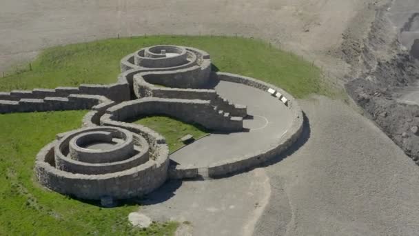 Uma Vista Aérea Das Coldstones Corte Obras Arte Públicas Perto — Vídeo de Stock