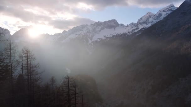 Conduciendo Mirando Sobre Paso Montaña Más Alto Eslovenia Vrsic Parque — Vídeo de stock