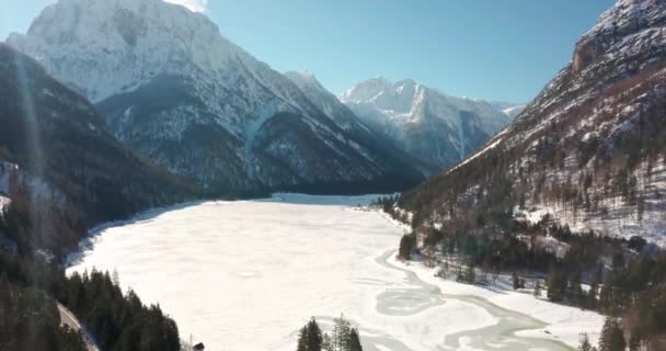 Lago Del Predil Tarvisio Itálie Zamrzlé Alpské Jezero Zasněžené Zimní — Stock video