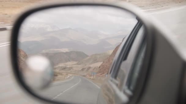Проехав Нарынскому Кыргызстану Красивые Нетронутые Природные Ландшафты — стоковое видео