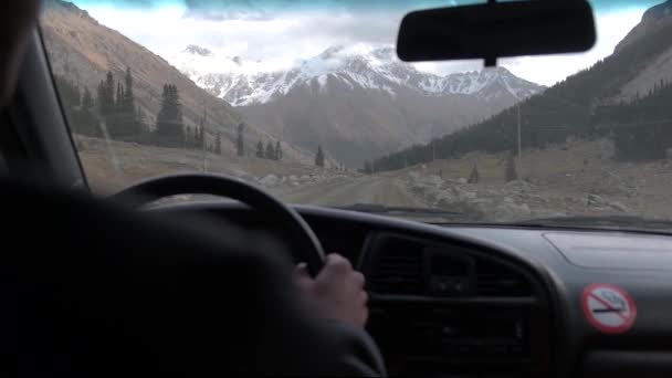Jazda Podróże Przez Niesamowitą Dolinę Barskoon Kirgistanie Azji Środkowej Człowiek — Wideo stockowe