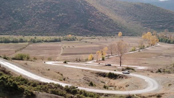秋天阿尔巴尼亚南部山区的山口 — 图库视频影像