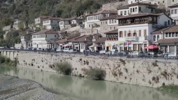 Berat Albania Berat Ribuan Jendela Kota Dan Situs Warisan Dunia — Stok Video