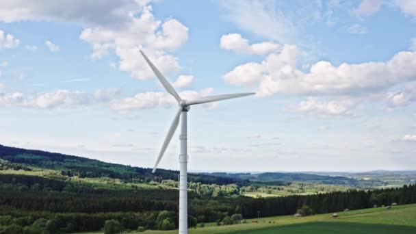 Drohnenflug Über Einer Windkraftanlage Deutschland — Stockvideo