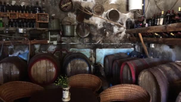 Kırsal Şarap Mahzeni Savaş Evi Yapımı Alkollü Içecek Tavası Tatlı — Stok video