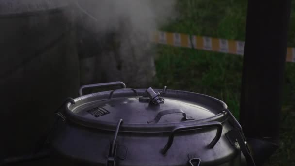 Boiling Water Field Army Pan Steam Rising Clear Night Air — Stock Video