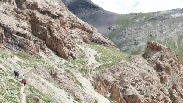 Wandern Wunderschönen Alay Gebirge Der Region Osh Kirgisistan Zentralasien Ist — Stockvideo