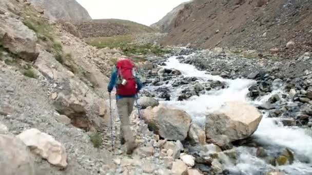 Wandern Wunderschönen Alay Gebirge Der Region Osh Kirgisistan Zentralasien Ist — Stockvideo